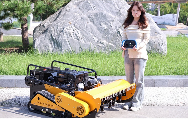جزازة العشب الدوارة التي تعمل بالتحكم عن بعد AWY-1000S pro.jpg